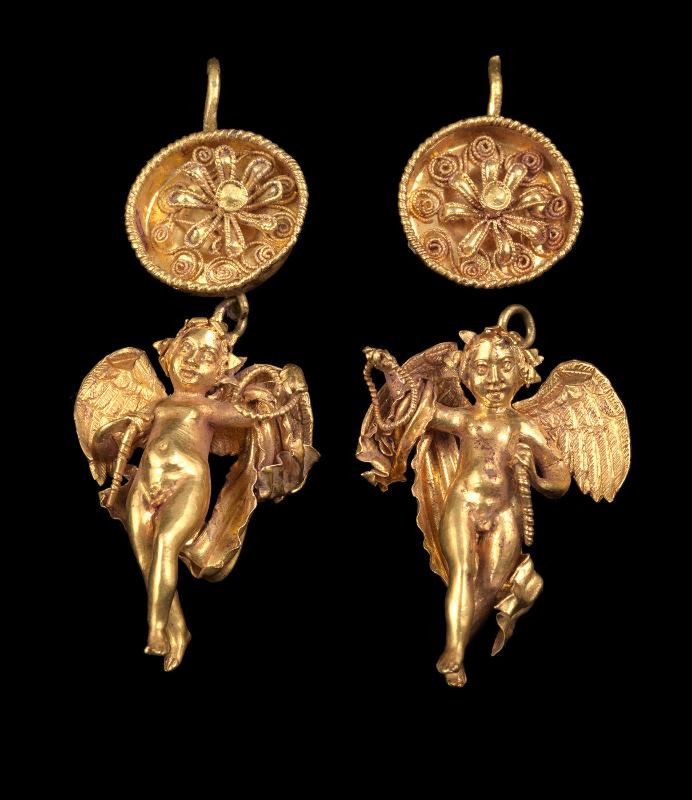 Earrings with solid-cast figures of Eros