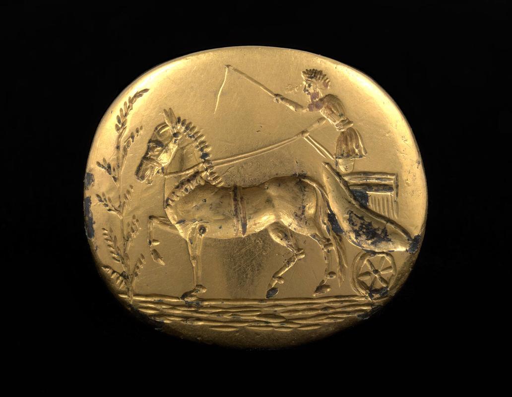 Ring with chariot
