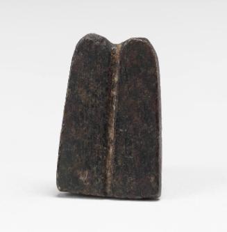 Amulet of pair of fingers [or possibly two feathers/plumes]