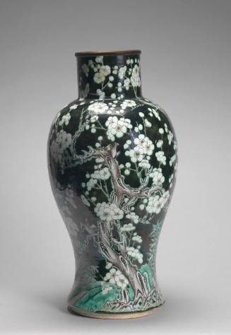 Vase with Hawthorne design