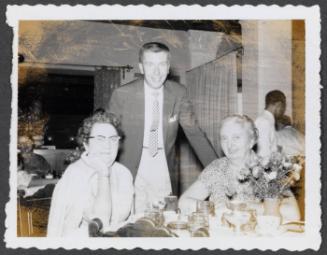 Eugénie Prendergast and friends in California (Los Angeles and Santa Barbara); Eugénie Prendergast with friends at table