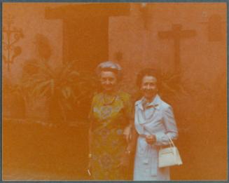 Eugénie Prendergast and friends in Mexico; Eugénie Prendergast with female friend
