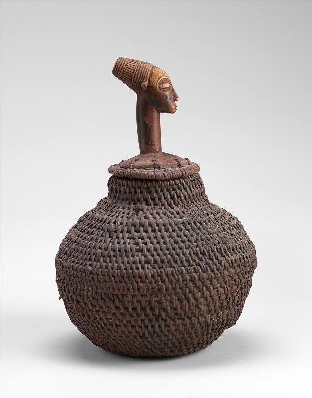 Basket with female head stopper