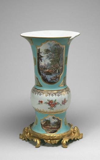 Vase with hunting scenes