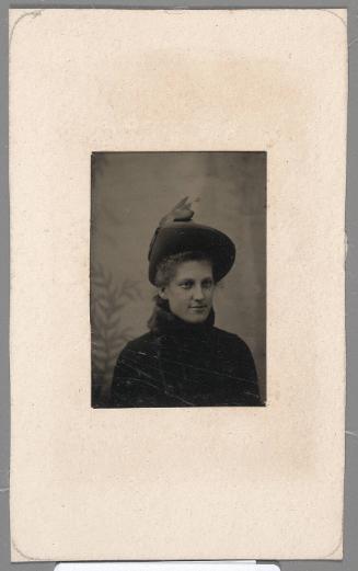 Portrait of a woman with a hat