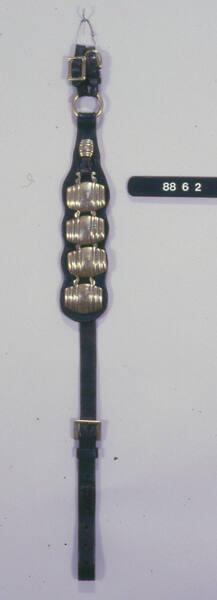 Horse Brass, Martingale with a small `keg' stud