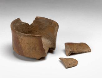 Small footed pot