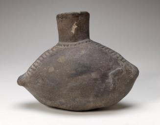 Water bottle with relief design