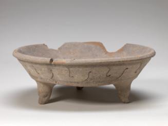 Round Tripodal Dish