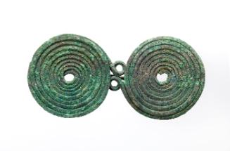 Spectacle fibula