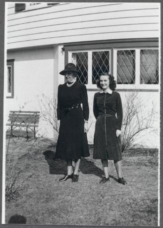 Series including Antoinette Maynard, Charles Prendergast, Eugénie Prendergast, Elizabeth Crawford and Marion Travis; Eugénie Prendergast, Antoinette Maynard standing outside house