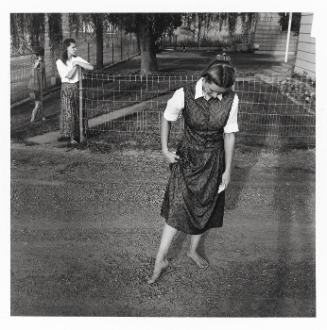 Carol, Janet and Deborah Walter, Lamona colony, Washington (from the "Hutterite" series)